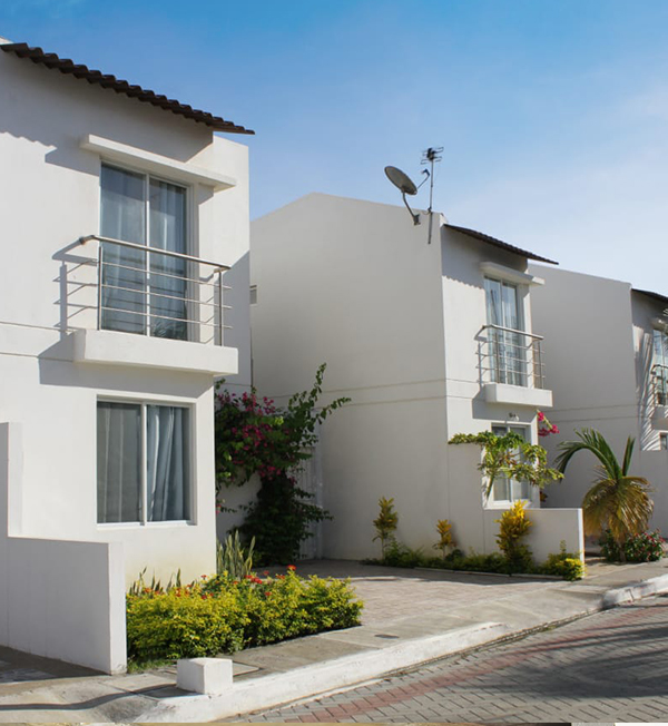 Playas Village, casa y departamentos en venta con vista al mar. Playas Ecuador